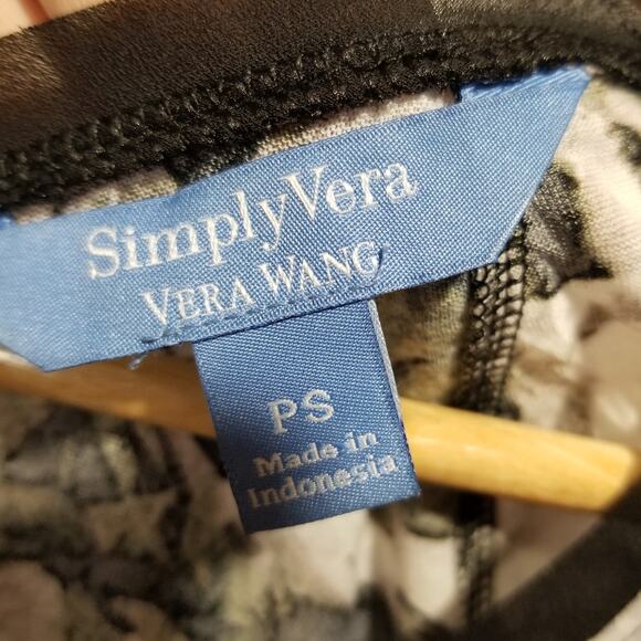 Simply Vera Wang Shirt Petite Small Floral Cap Sleeve Top - Picture 4 of 5